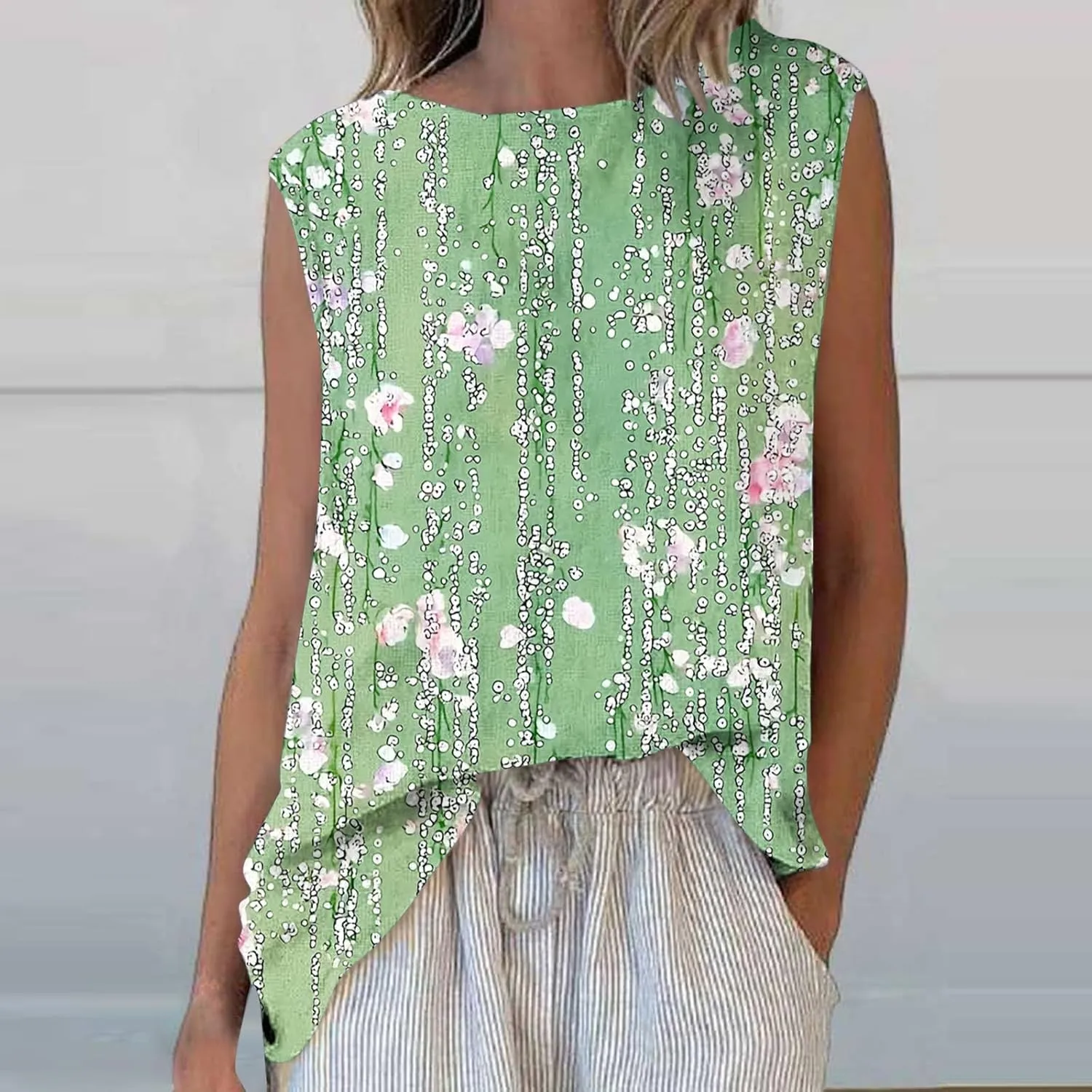 Plus Size Womens Tank Tops Sleeveless Round Neck Floral Printed Lightweight Summer Vests Casual Loose Thin Style Vest