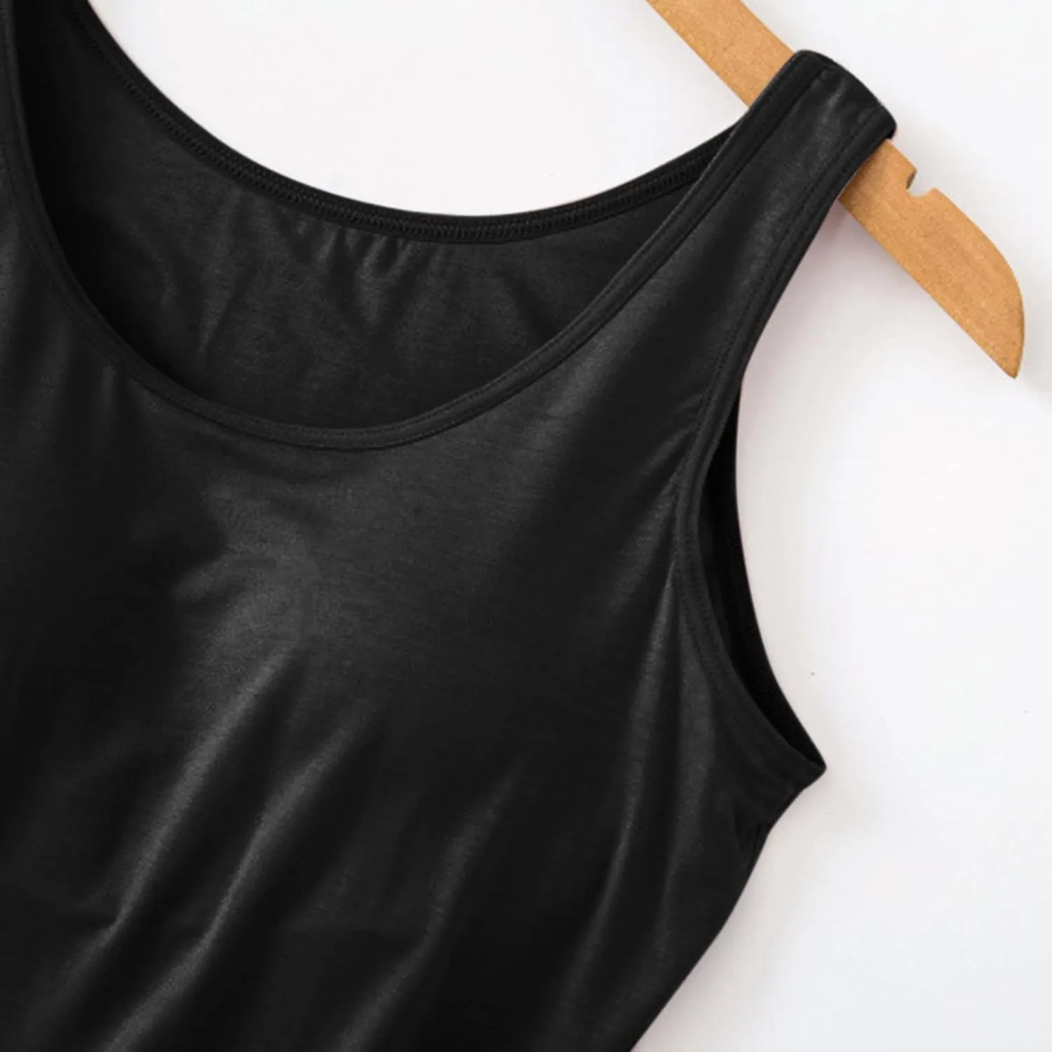 Tank Top with Built in Bra for Women Summer Casual Camisoles Basic Shirts Racerback Workout Fitted Tanks Cami Tops